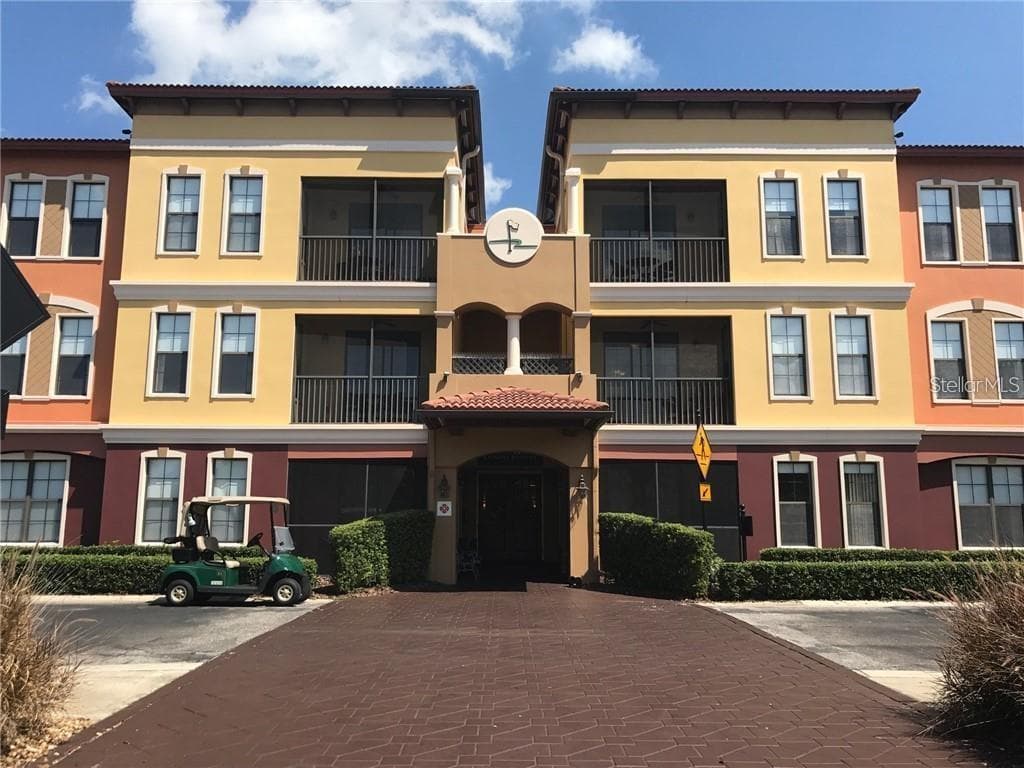 13941 CLUBHOUSE DR DRIVE UNIT 204 TAMPA, FL 33618