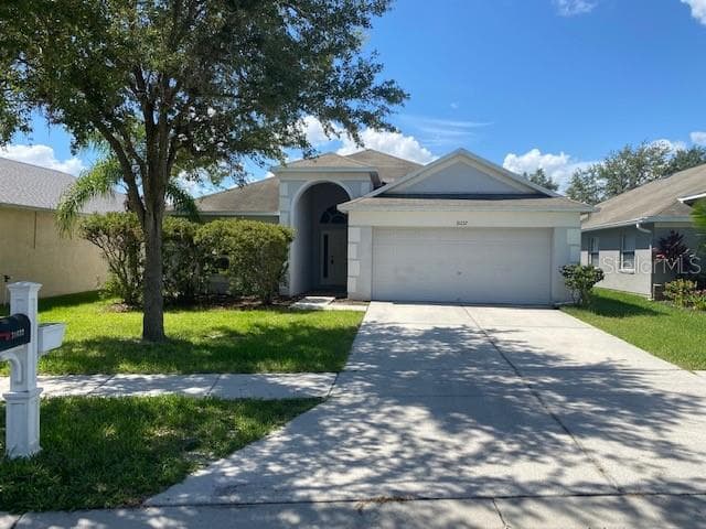 31032 STONE ARCH AVENUE WESLEY CHAPEL, FL 33545