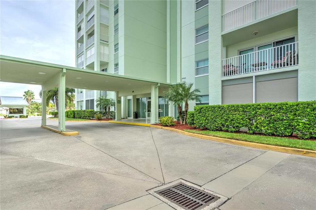 420 64TH AVENUE UNIT 907 ST PETE BEACH, FL 33706