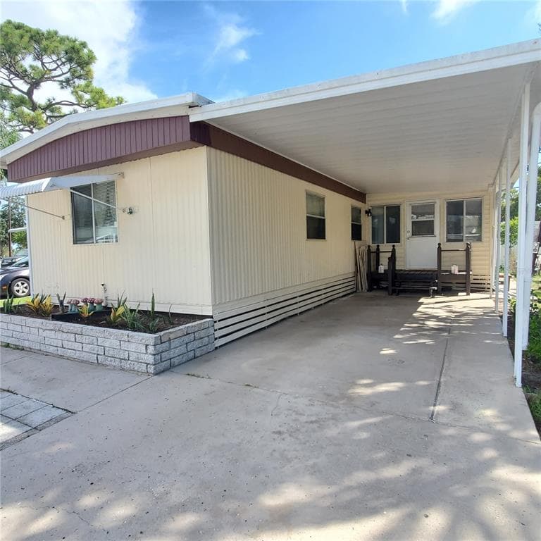 804 FRANCES DRIVE TARPON SPRINGS, FL 34689