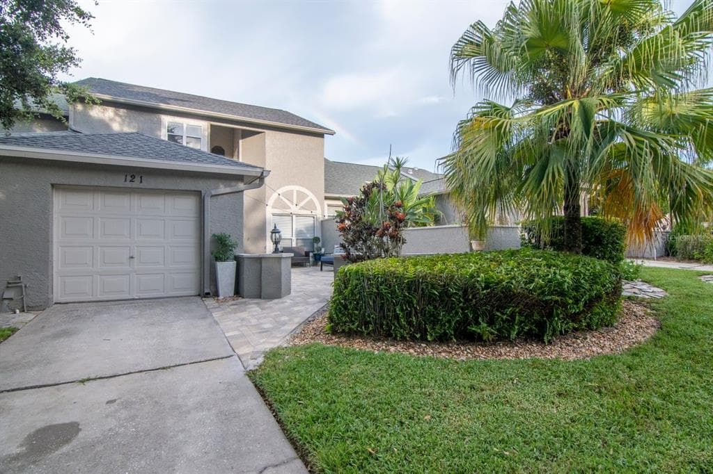 121 STEEPLECHASE LANE PALM HARBOR, FL 34684