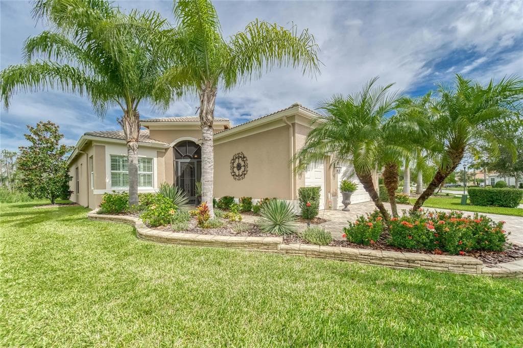 16125 CAPE CORAL DRIVE WIMAUMA, FL 33598