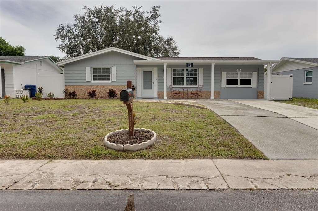 3112 LLOYD DRIVE HOLIDAY, FL 34691