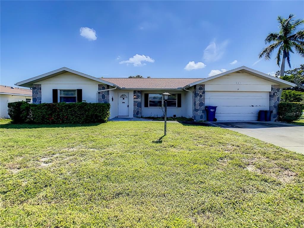 303 61ST STREET NW BRADENTON, FL 34209