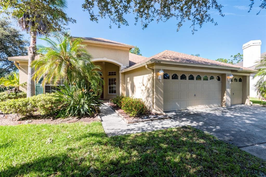 10348 ABBOTSFORD DRIVE TAMPA, FL 33626