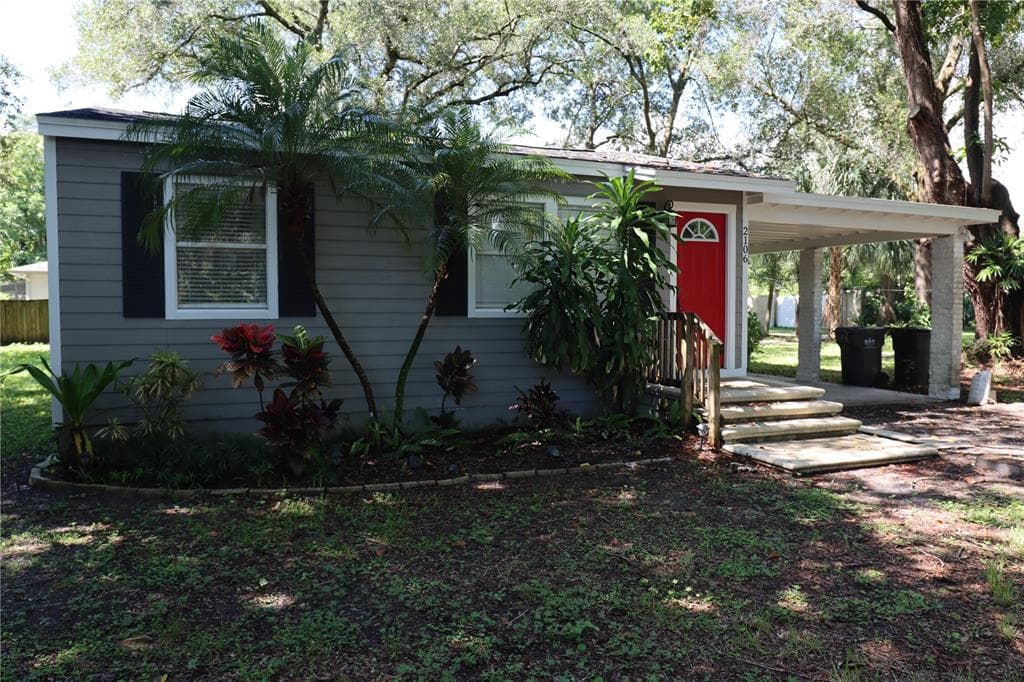 2106 CARROLL GARDENS LANE TAMPA, FL 33612