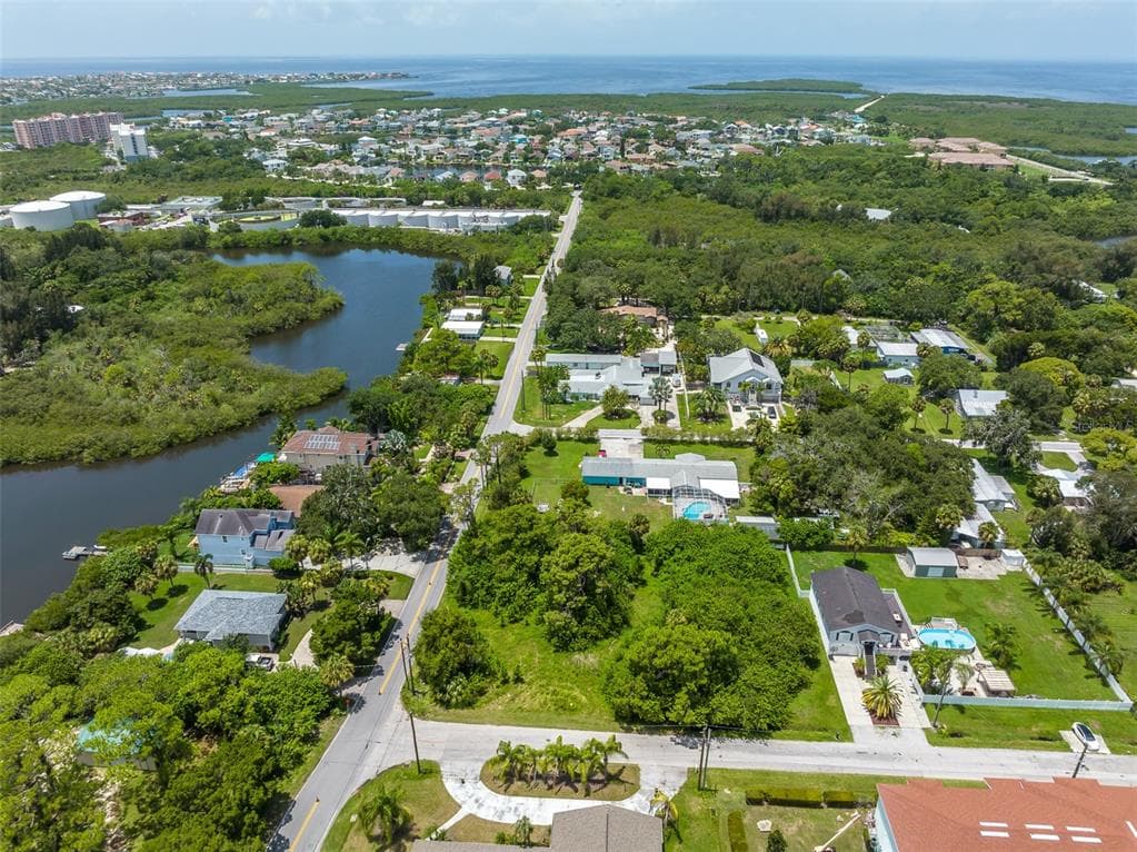 11 OELSNER STREET NEW PORT RICHEY, FL 34652