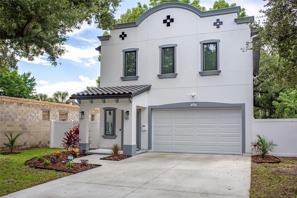 2215 E 18TH AVENUE TAMPA, FL 33605