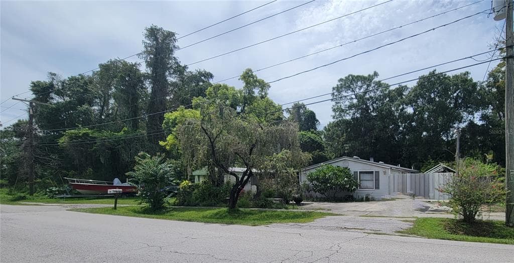 12304 FOUR OAKS ROAD TAMPA, FL 33624