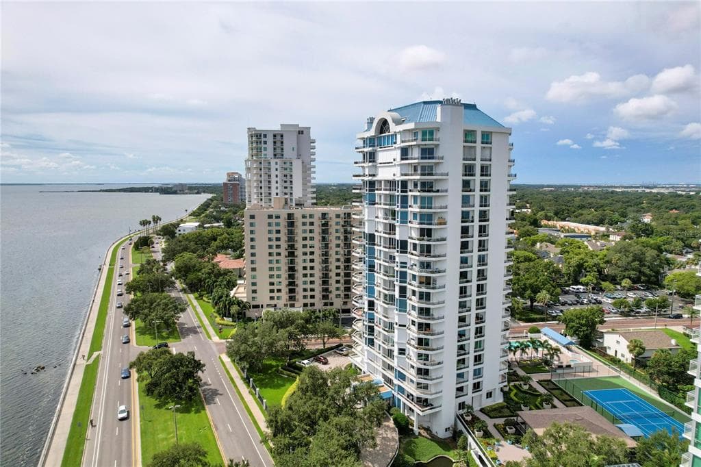 3435 BAYSHORE BOULEVARD UNIT 901S TAMPA, FL 33629