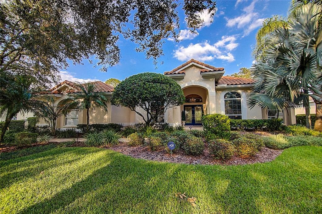 8905 MAGNOLIA CHASE CIRCLE TAMPA, FL 33647