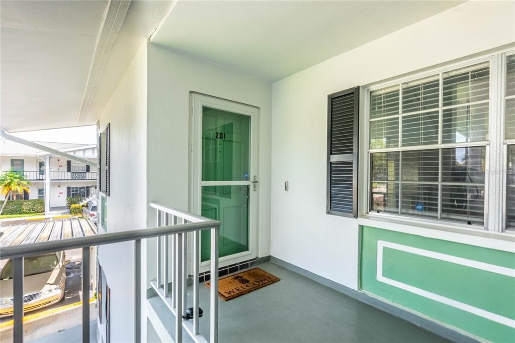 200 GLENNES LANE UNIT 201 DUNEDIN, FL 34698