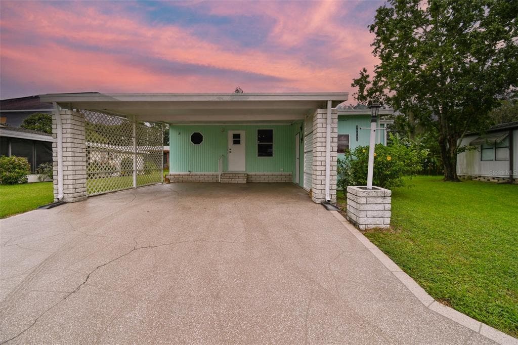 36043 COLEUS AVENUE ZEPHYRHILLS, FL 33541