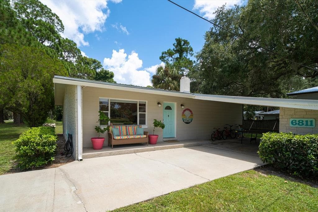 6811 RIVERSIDE DRIVE YANKEETOWN, FL 34498