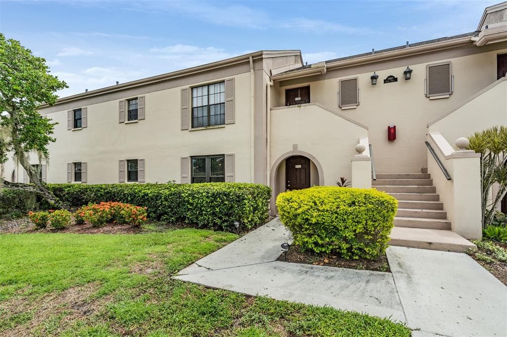 2460 HERON TERRACE UNIT E103 CLEARWATER, FL 33762