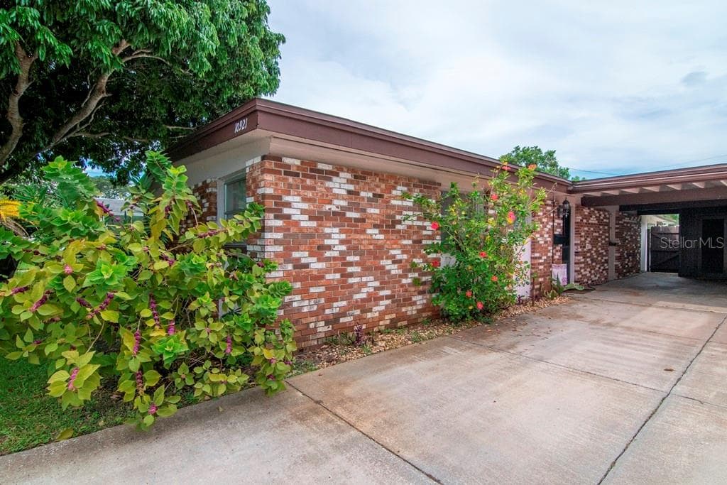 10921 TEMPLE AVENUE SEMINOLE, FL 33772