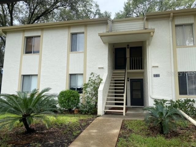 120 PINE COURT OLDSMAR, FL 34677
