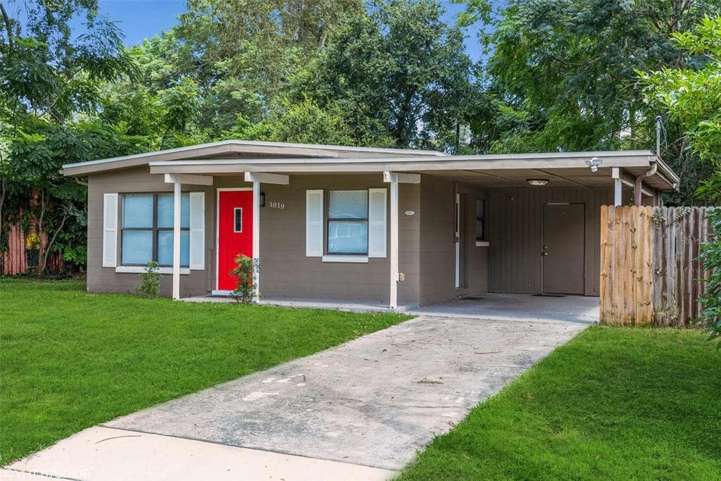 1819 BAXTER AVENUE ORLANDO, FL 32806