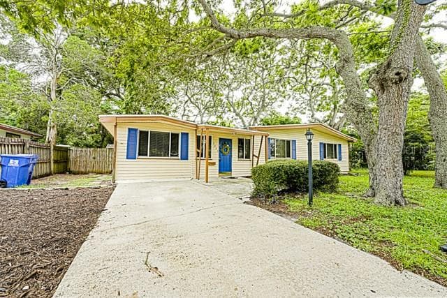 7250 LYNNWOOD AVENUE N ST PETERSBURG, FL 33710