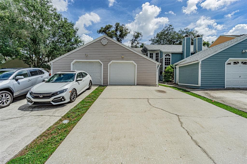 9459 FOREST HILL PLACE TAMPA, FL 33612