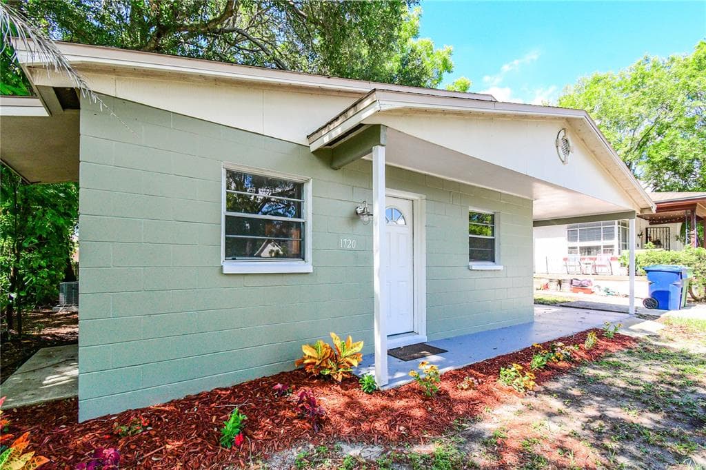1720 W ARCH STREET TAMPA, FL 33607