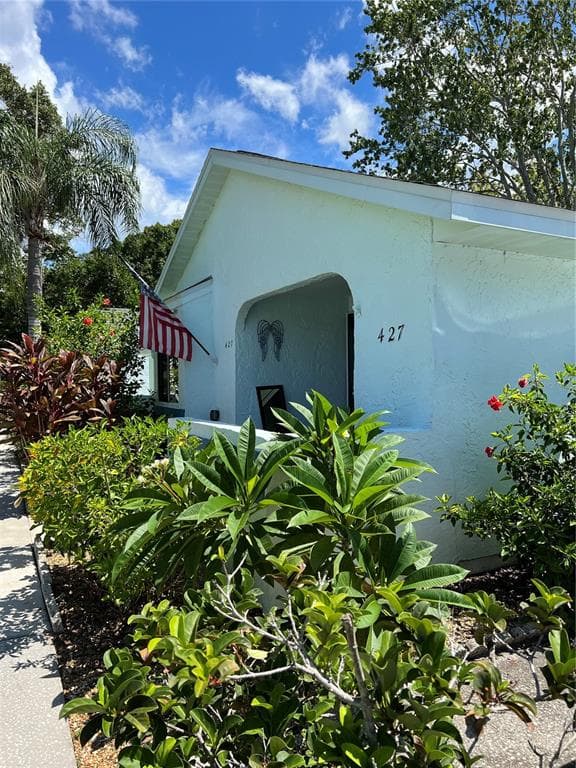 427 CEDAR RIDGE COURT