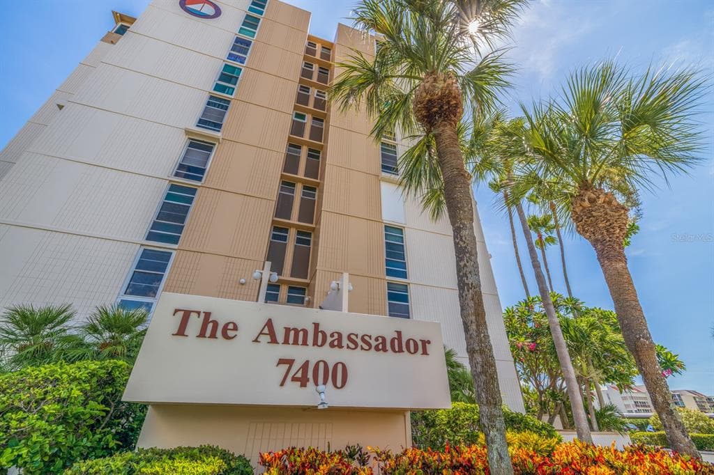 7400 SUN ISLAND DR S UNIT 211 SOUTH PASADENA, FL 33707