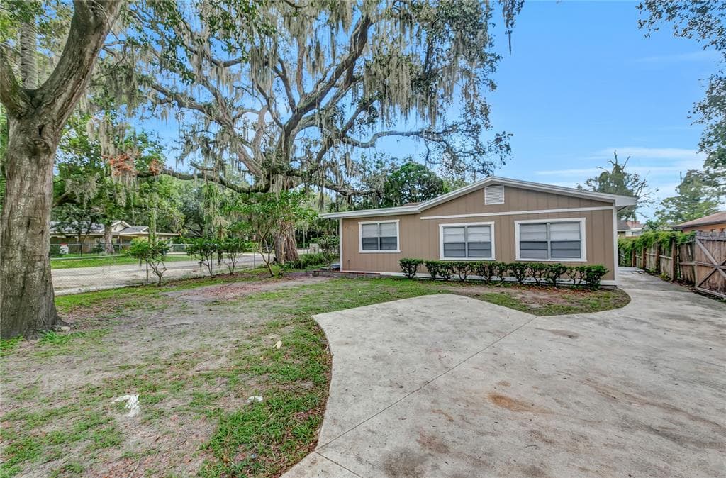 9209 N EDISON AVENUE TAMPA, FL 33612