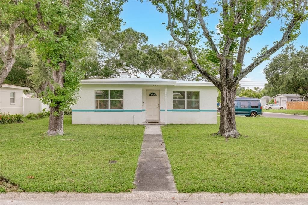 1262 57TH AVENUE N ST PETERSBURG, FL 33703