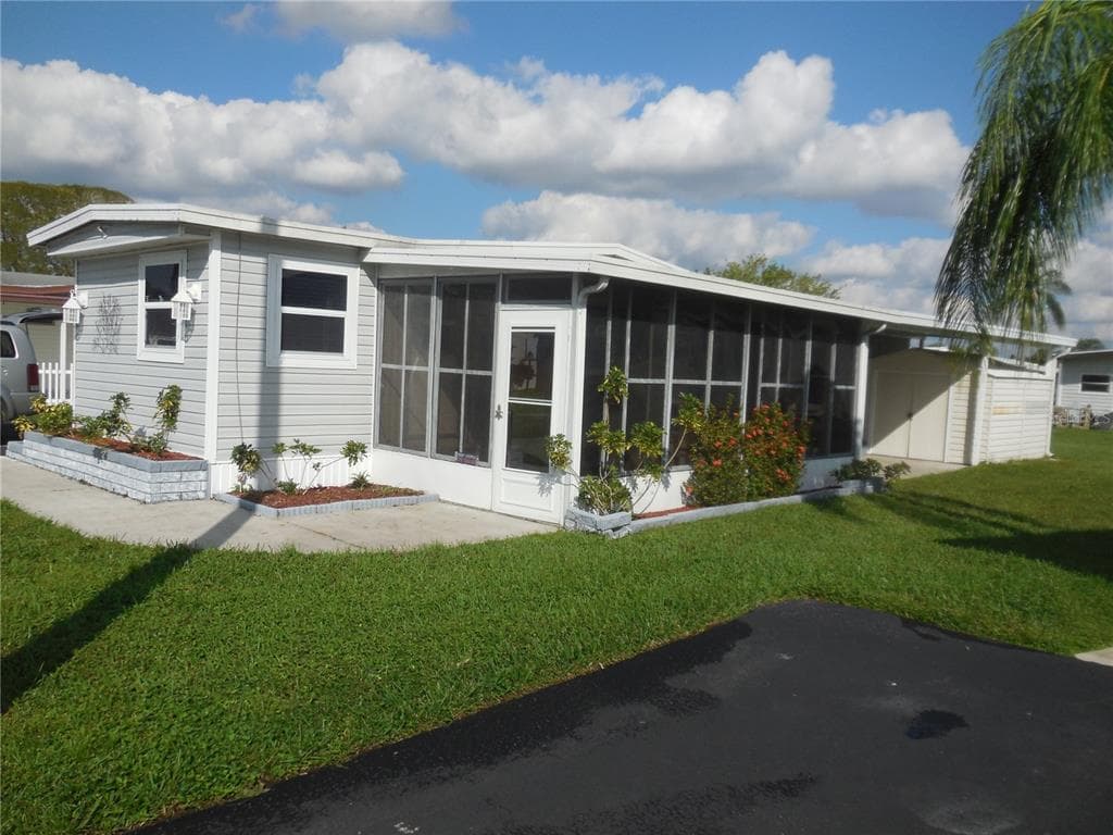 5316 53RD AVENUE E UNIT B6 BRADENTON, FL 34203