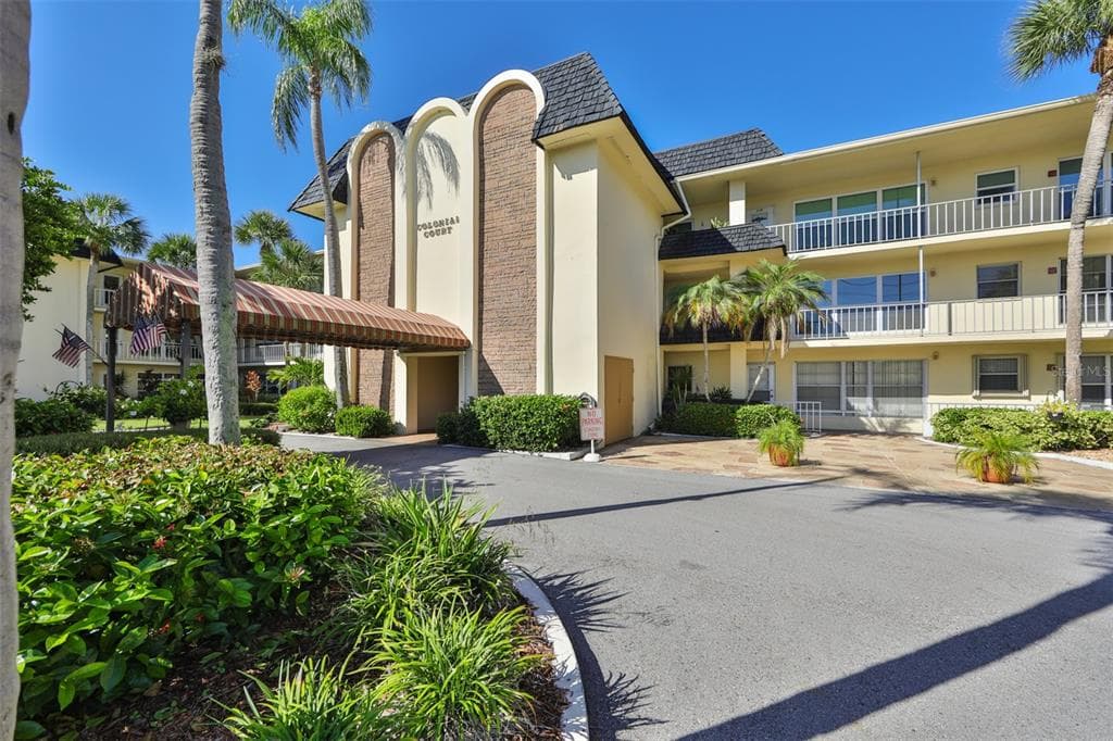 4780 COVE CIRCLE UNIT 113 ST PETERSBURG, FL 33708