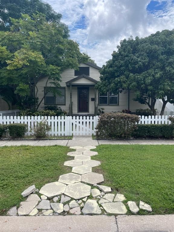 480 35TH AVENUE N ST PETERSBURG, FL 33704