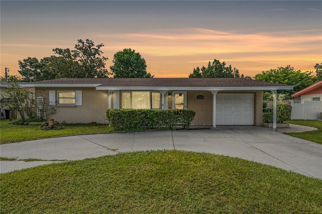 13750 ANTIGUA DRIVE SEMINOLE, FL 33776