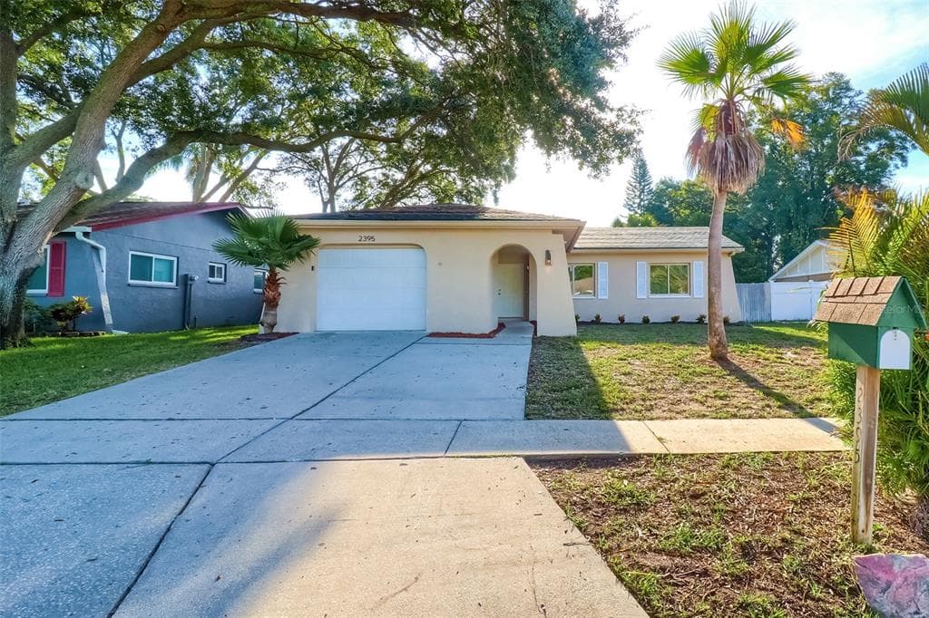 2395 GROVEVIEW LANE PALM HARBOR, FL 34683