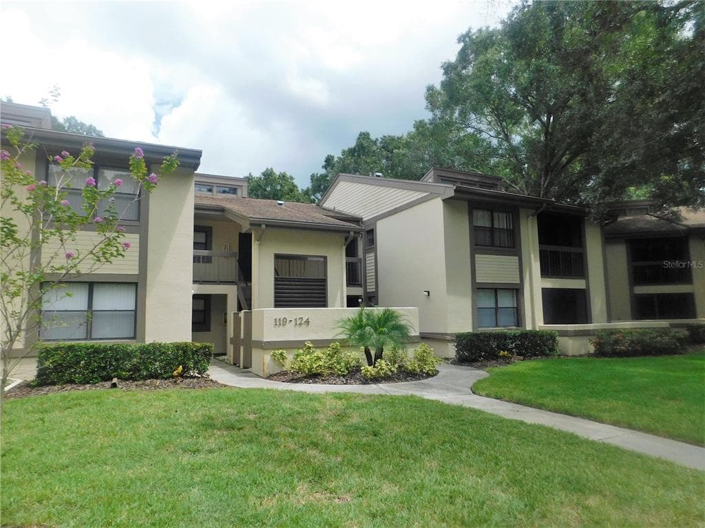 123 WOODLAKE WYNDE OLDSMAR, FL 34677
