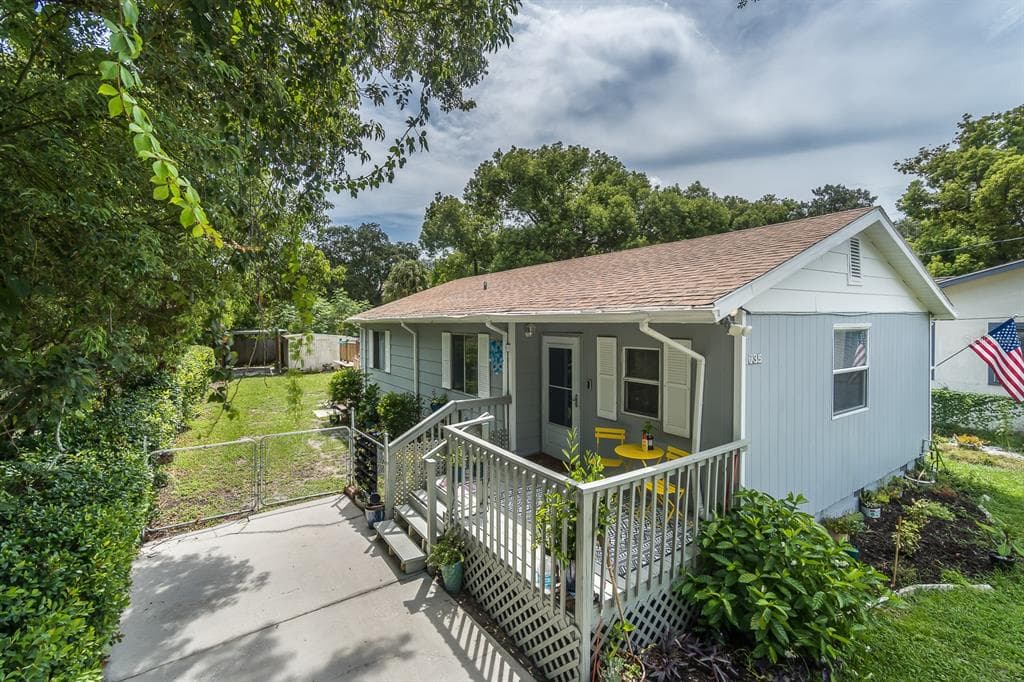 1035 N MADISON AVENUE CLEARWATER, FL 33755