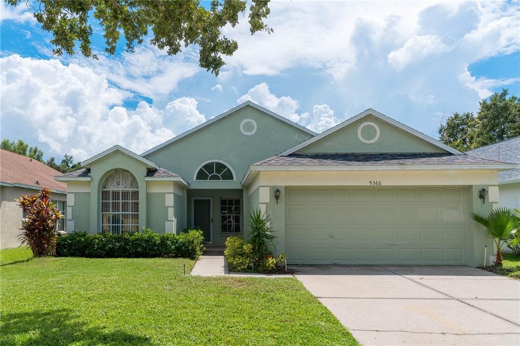9366 HIDDEN WATER CIRCLE RIVERVIEW, FL 33578