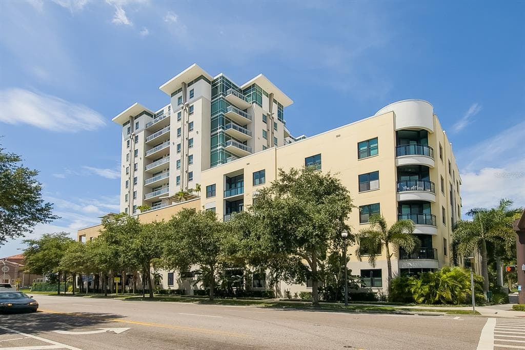 400 4TH AVENUE S UNIT 408 ST PETERSBURG, FL 33701