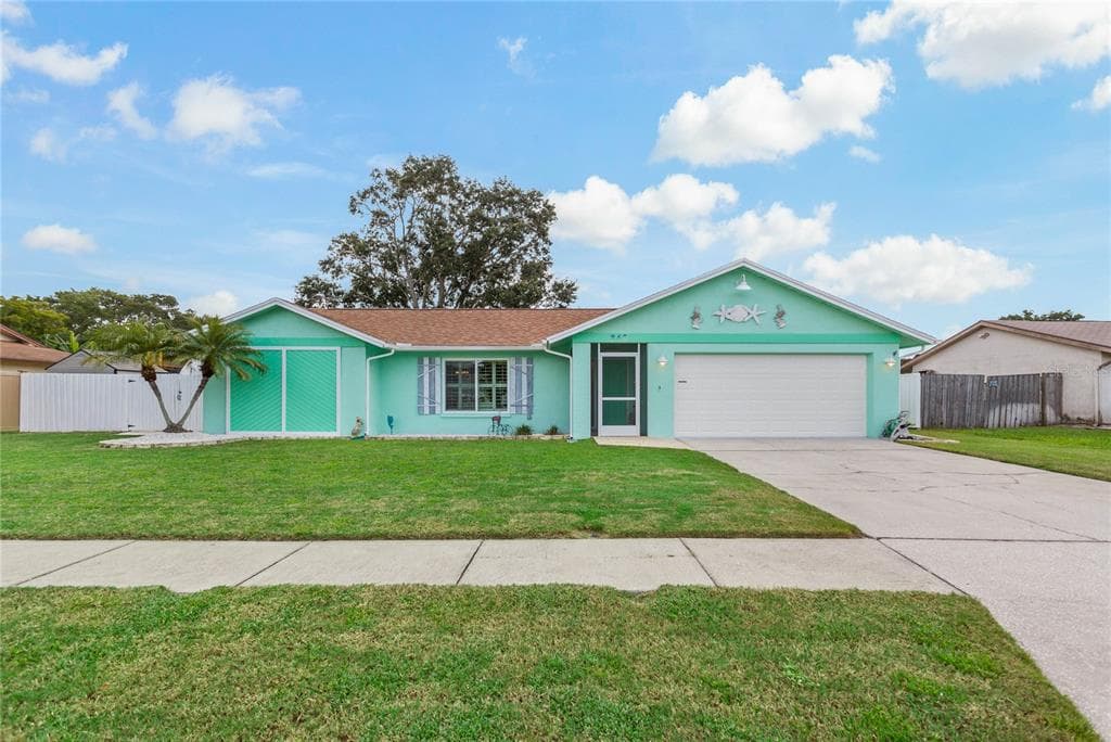 340 HAMMOCK DRIVE PALM HARBOR, FL 34683