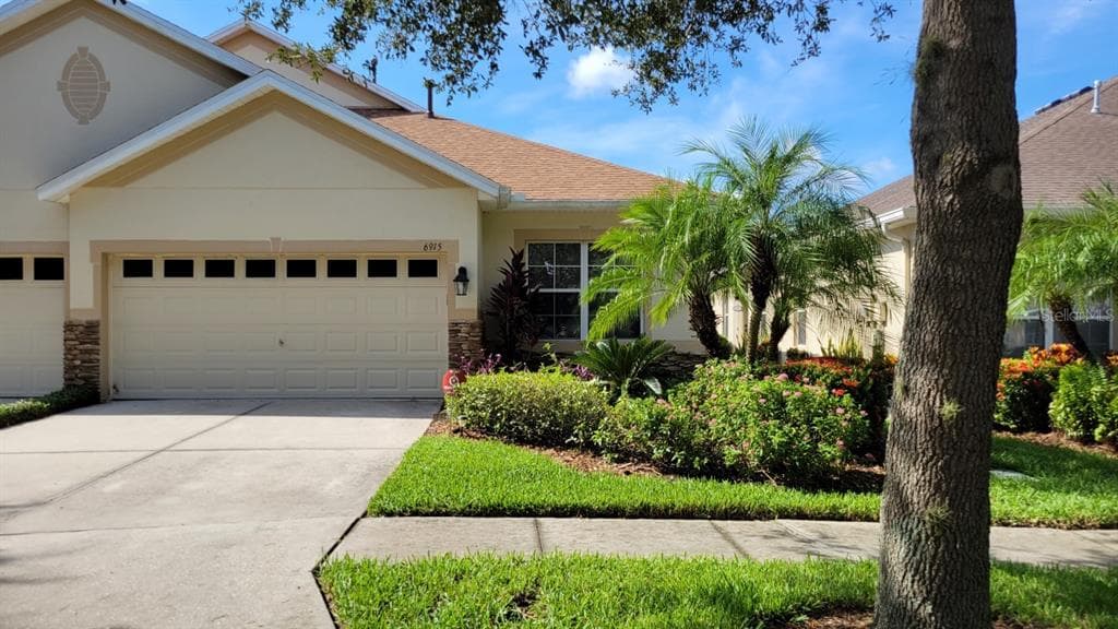 6915 SURREY OAK DRIVE APOLLO BEACH, FL 33572