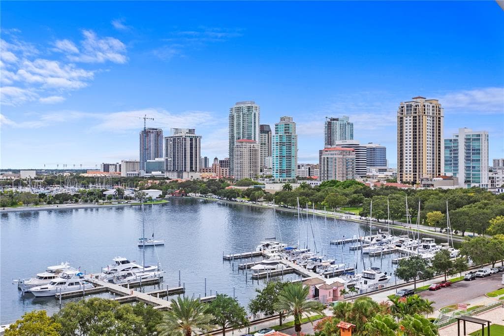 555 5TH AVENUE NE UNIT 1032