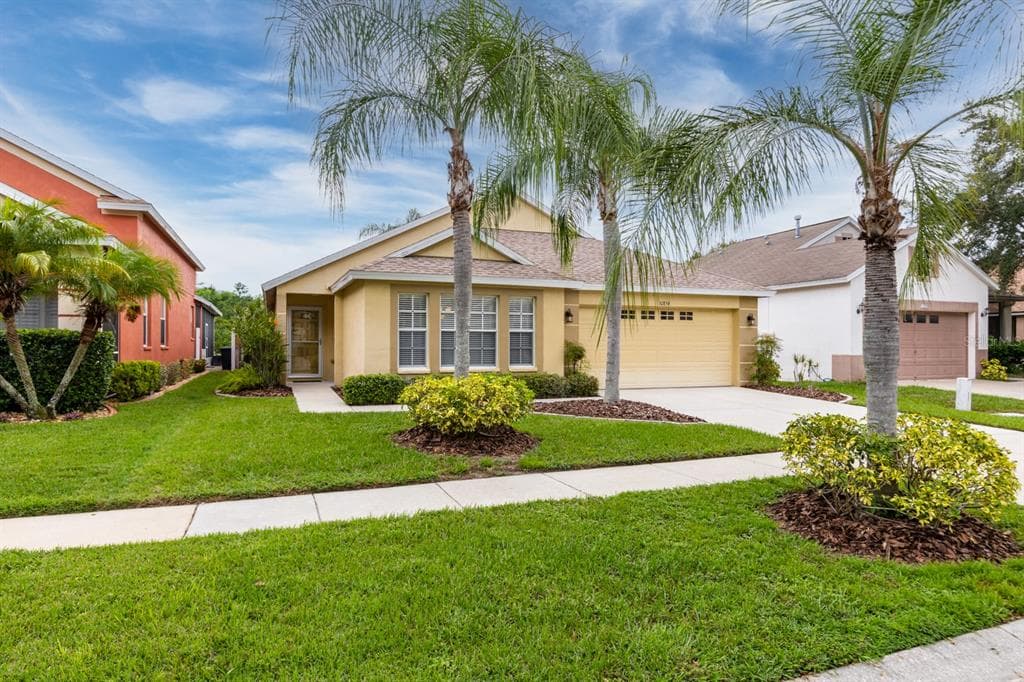 10854 NEWBRIDGE DRIVE RIVERVIEW, FL 33579