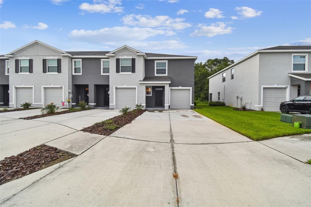 1726 HUBBELL ROAD WESLEY CHAPEL, FL 33543