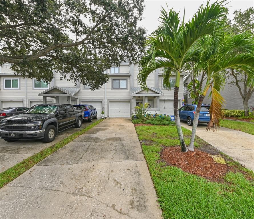 9653 TARA CAY COURT UNIT 47 SEMINOLE, FL 33776