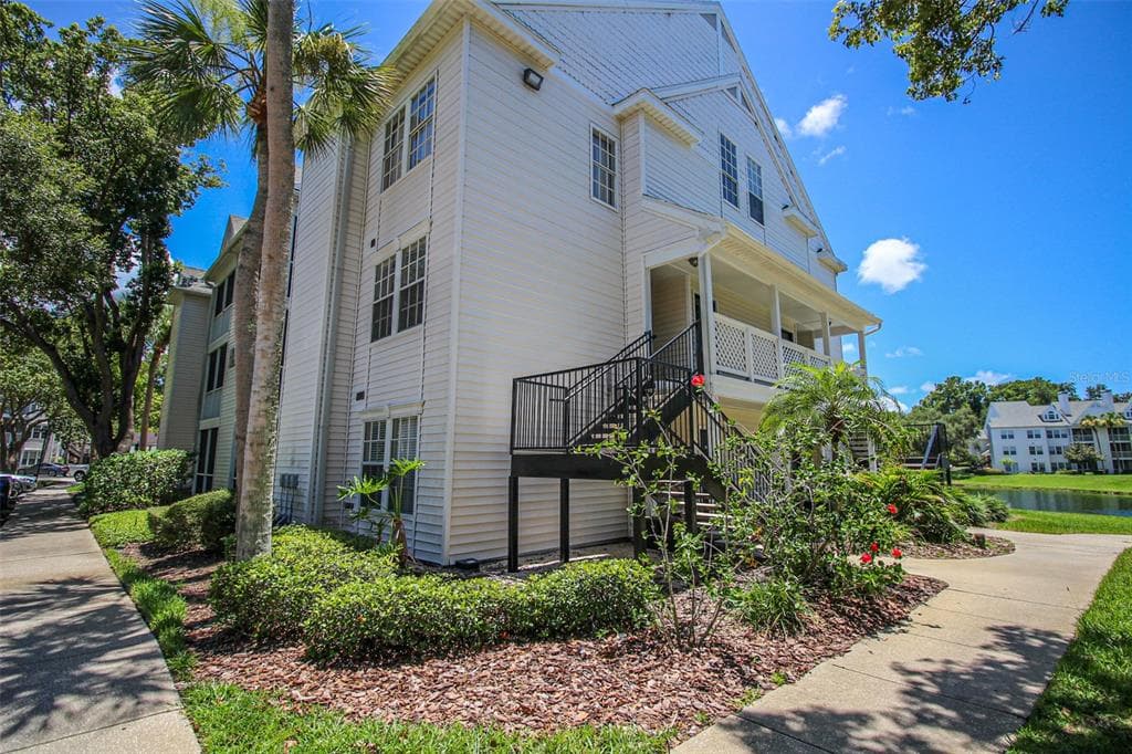 3310 HAVILAND COURT UNIT 204 PALM HARBOR, FL 34684