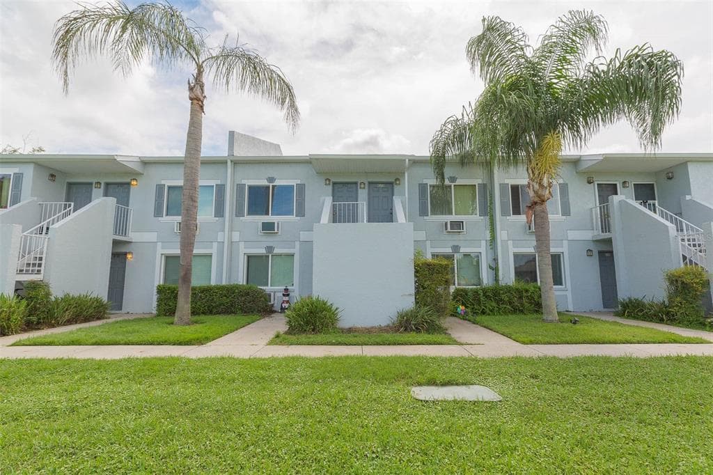 4142 DOLPHIN DRIVE TAMPA, FL 33617