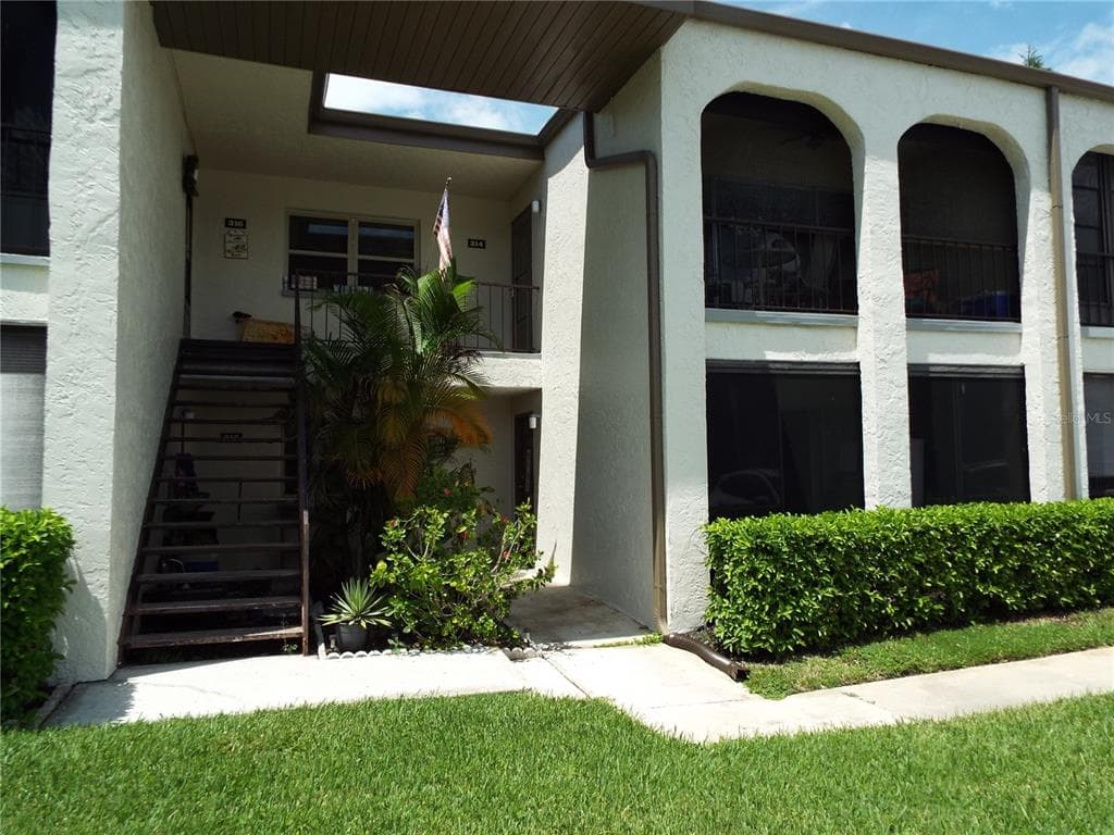 7701 STARKEY ROAD UNIT 314 SEMINOLE, FL 33777