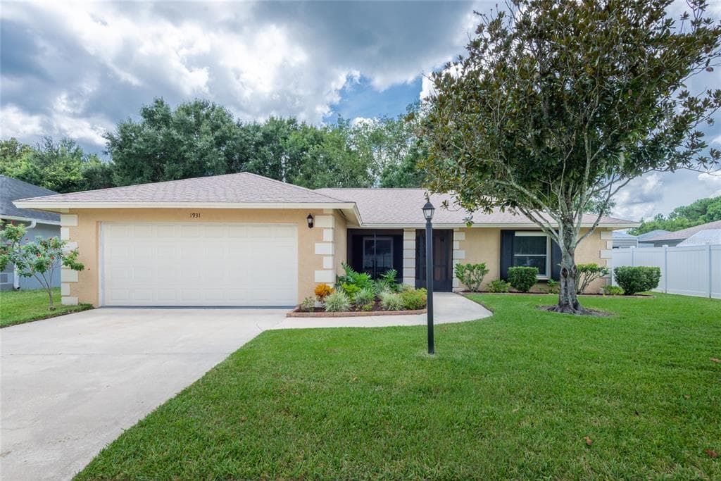1931 TARPON COURT WESLEY CHAPEL, FL 33543