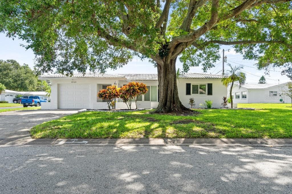 8959 143RD STREET SEMINOLE, FL 33776