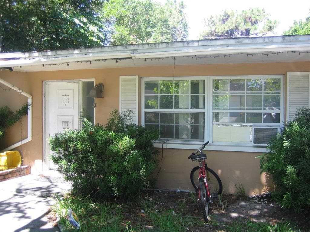 1712 BELLEMEADE DRIVE CLEARWATER, FL 33755